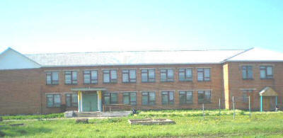 Здание максимовской средней школы